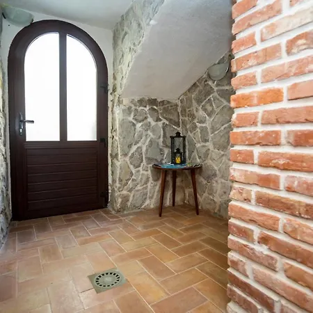Rustical Nest Krk Old Apartment