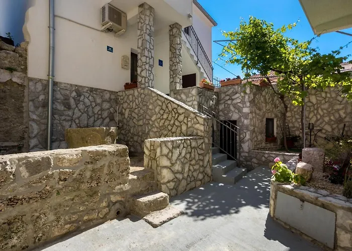 Rustical Nest Krk Old Daire Krk Town