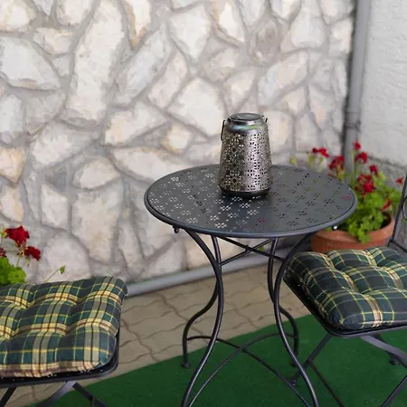 Rustical Nest Krk Old Apartman