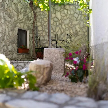 Apartman Rustical Nest Krk Old