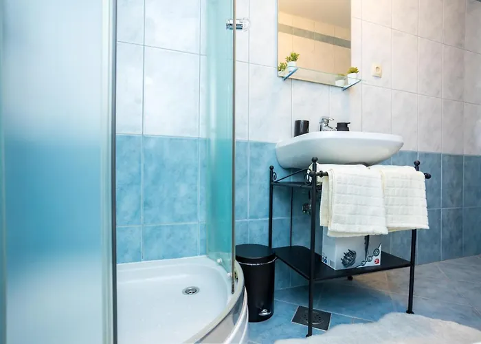 Rustical Nest Krk Old Apartman