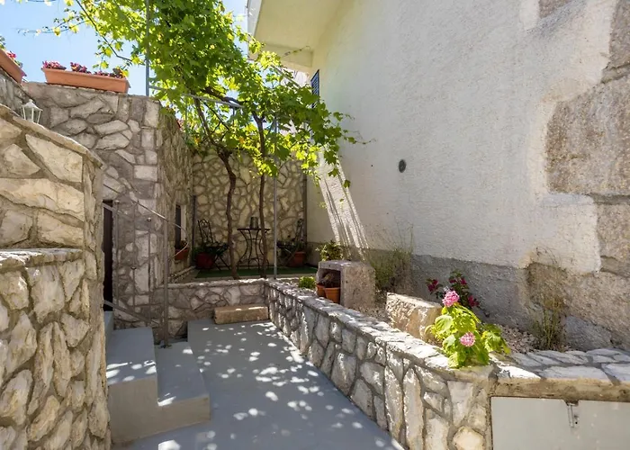 Rustical Nest Krk Old Krk Town