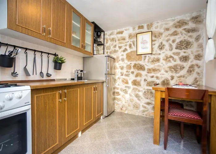 Rustical Nest Krk Old * Krk Town