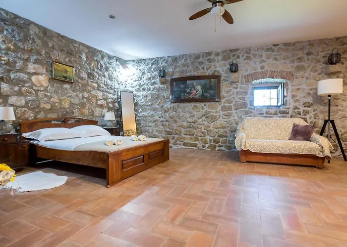 Rustical Nest Krk Old * Krk Town