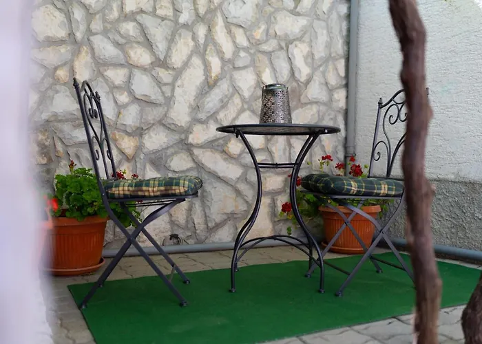 Rustical Nest Krk Old Apartman